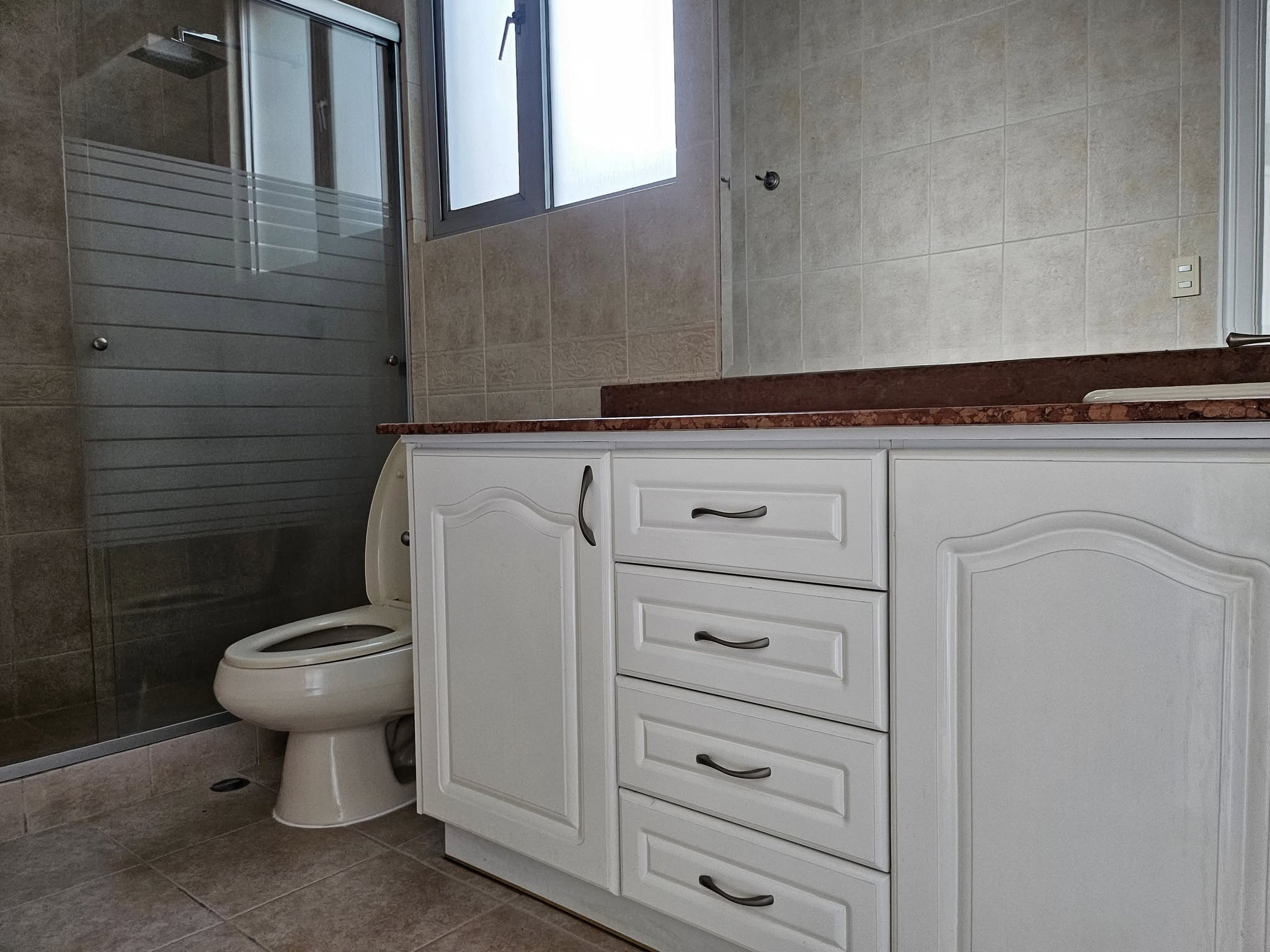 Arriendo sector Quito Tenis13