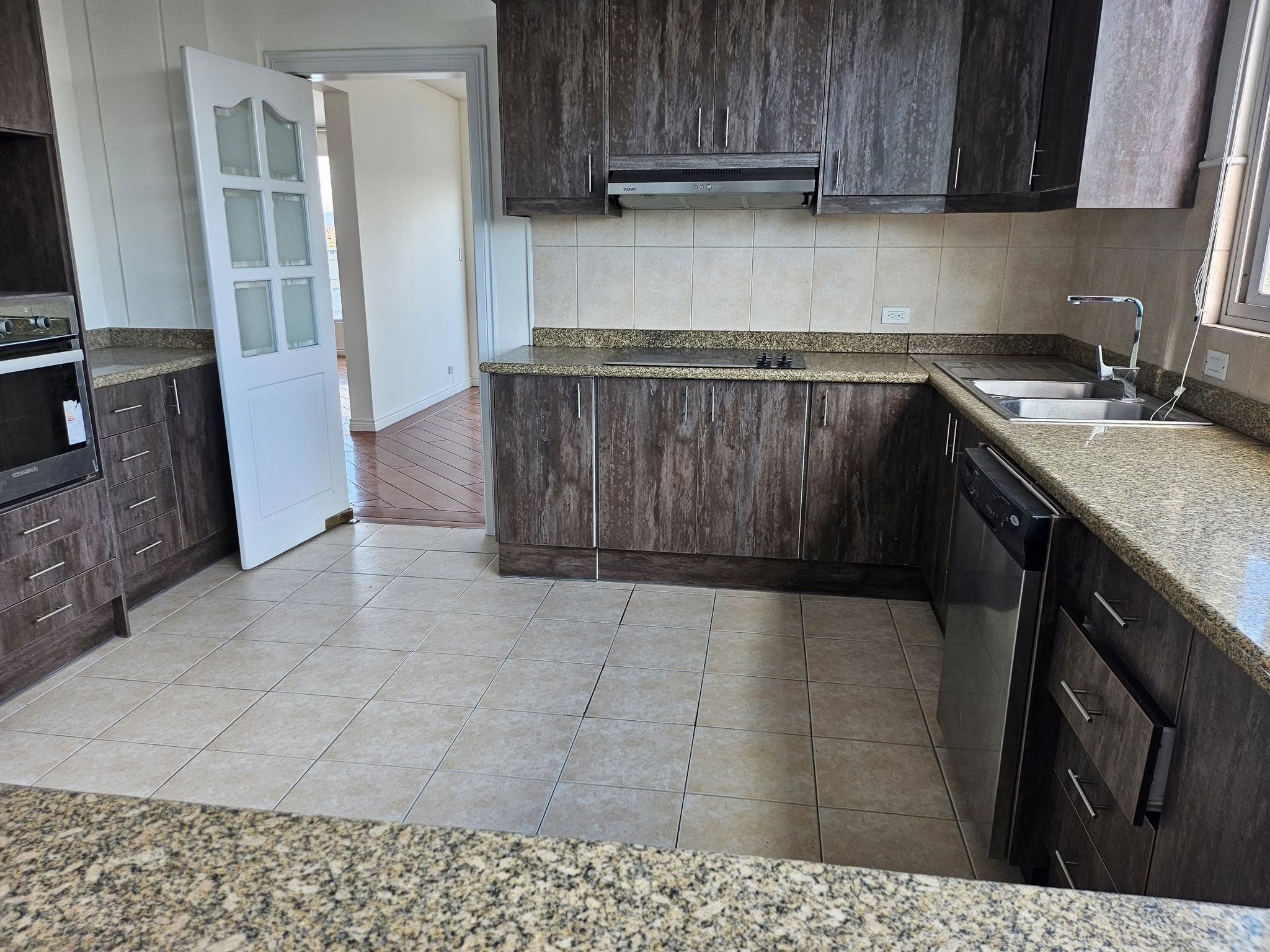 Arriendo sector Quito Tenis7